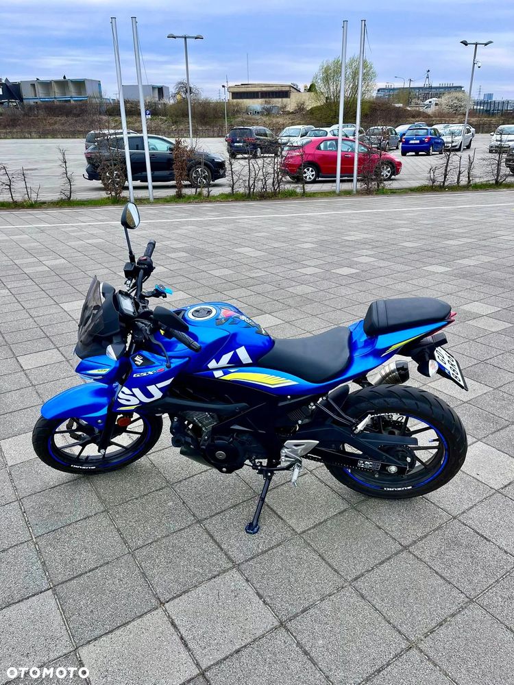 Suzuki GSX - 2