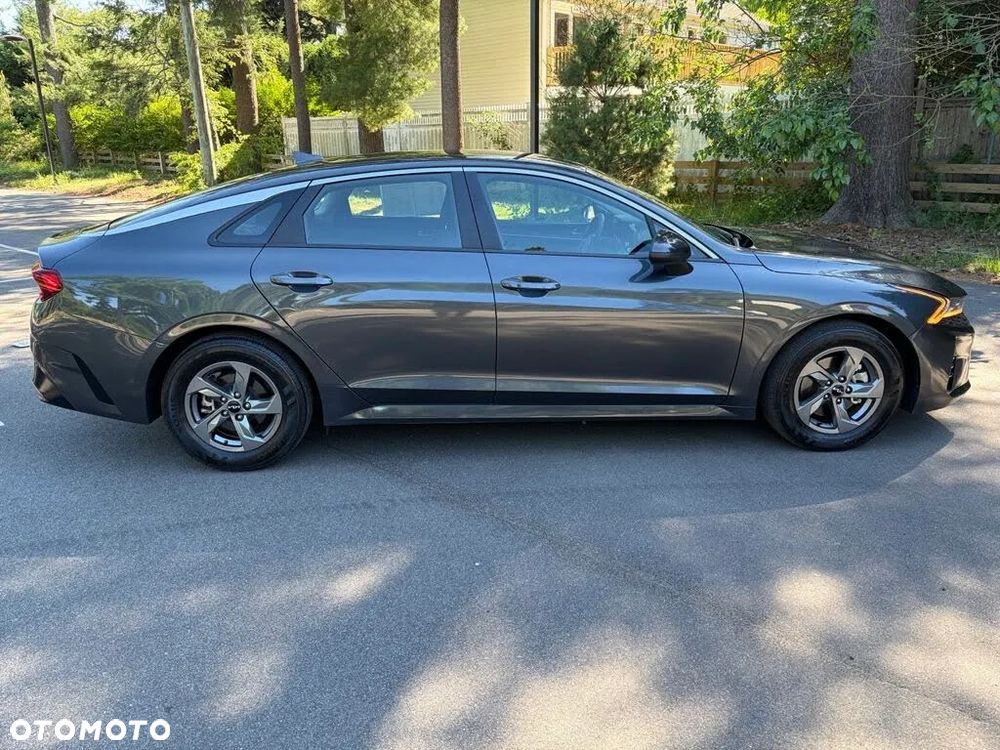 Kia K5 - 4