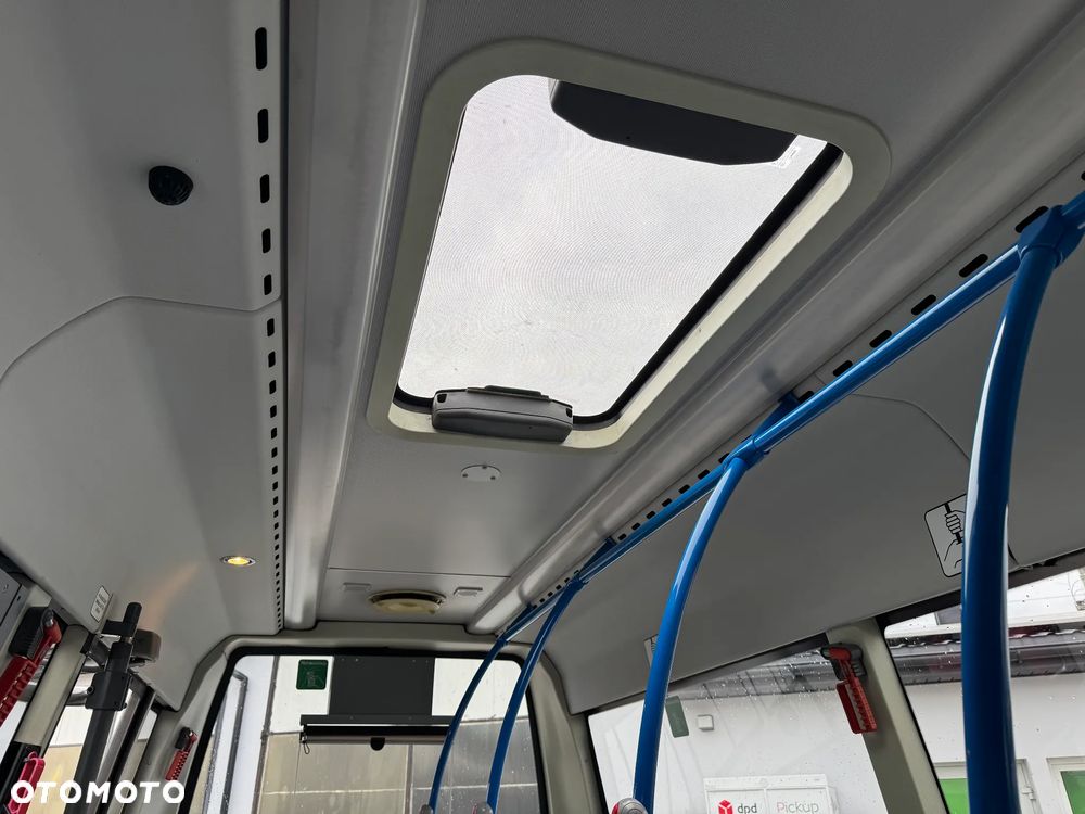 Mercedes-Benz Sprinter - 32