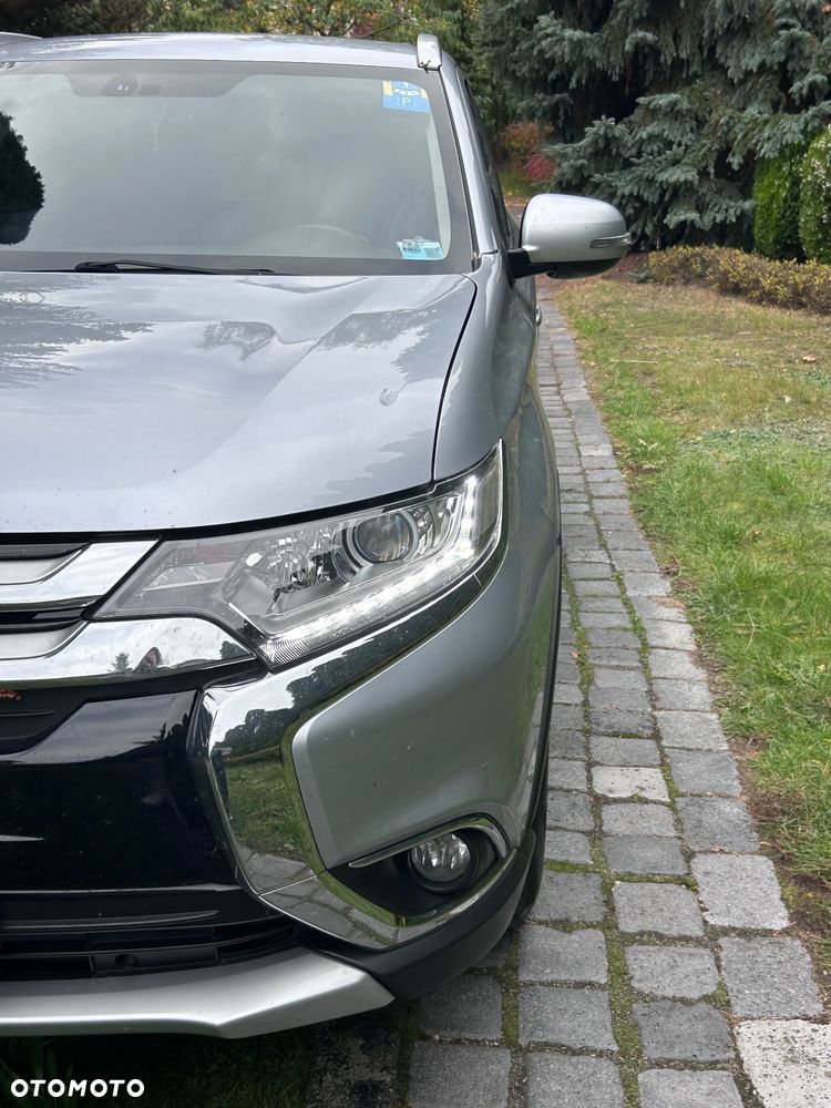 Mitsubishi Outlander 2017 photo 2