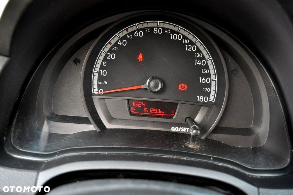 Volkswagen up! Standard - 16