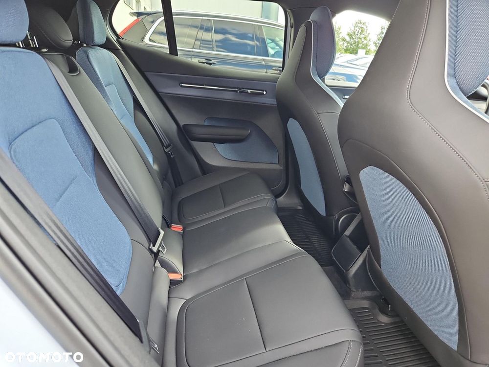 Volvo EX30 69kWh Single Motor Long Range Core - 12