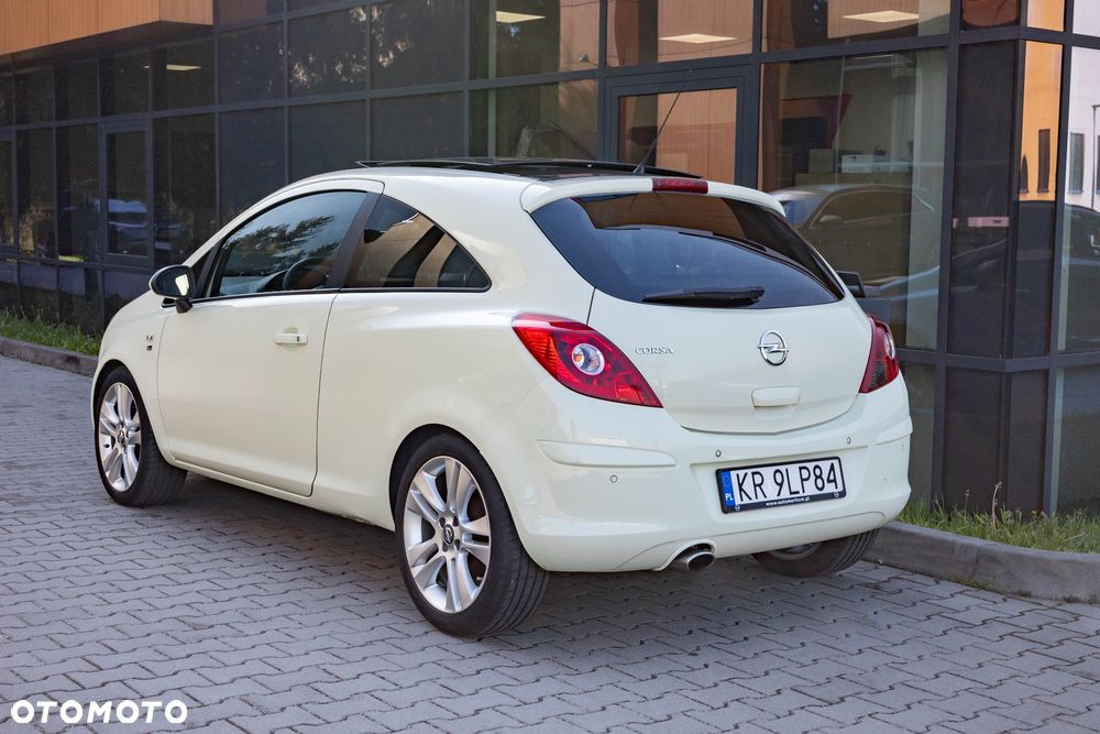 Opel Corsa 1.4 16V Edition 150 - 9