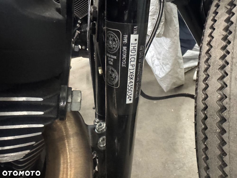 Harley-Davidson Sportster Roadster 1200R - 20