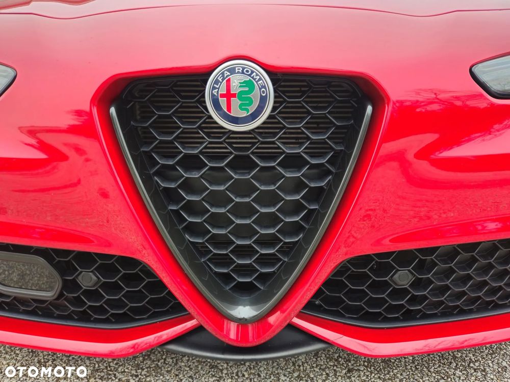 Alfa Romeo Giulia 2.0 Turbo 16V AT8-Q4 Ti - 20
