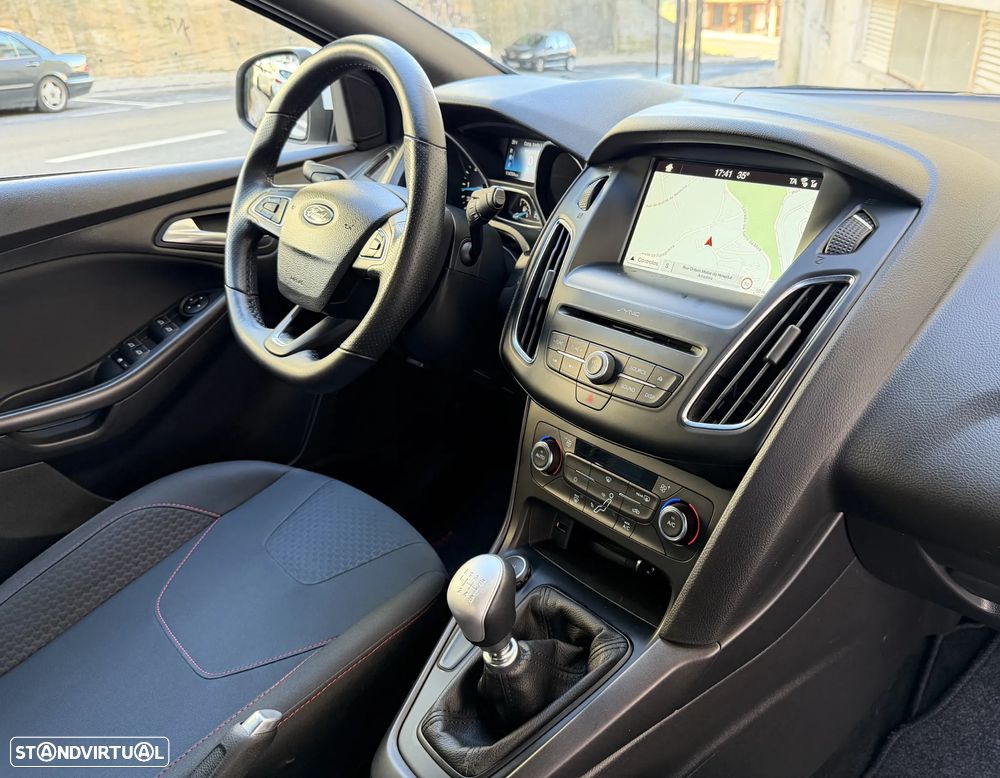Ford Focus 1.5 TDCi ECOBlue ST-Line - 21