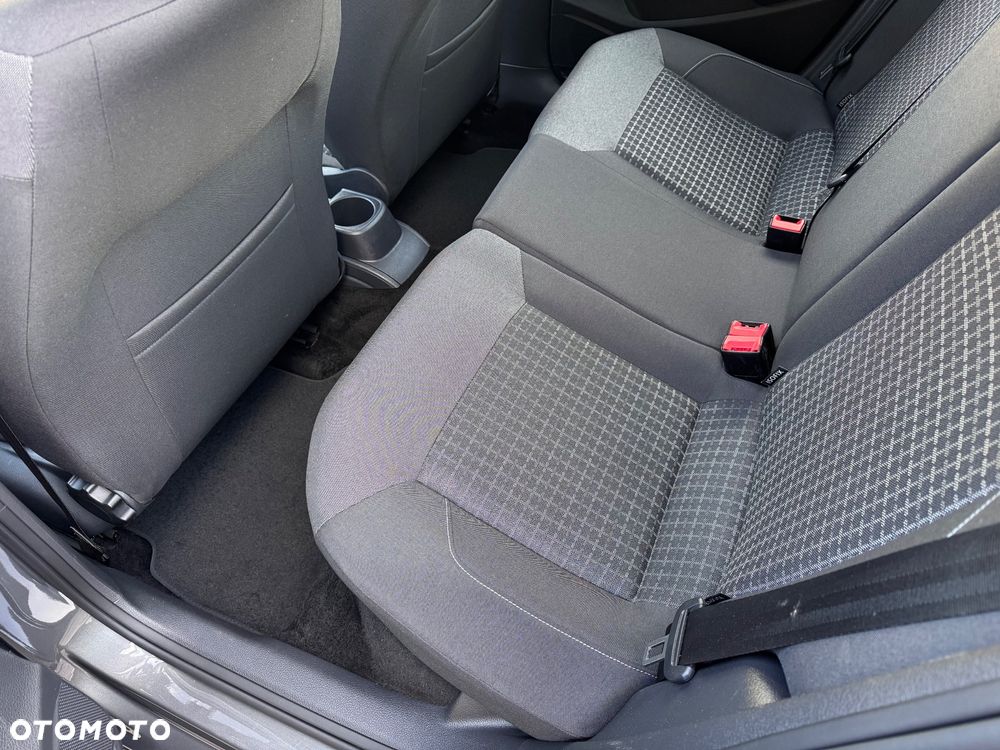 Volkswagen Polo - 12