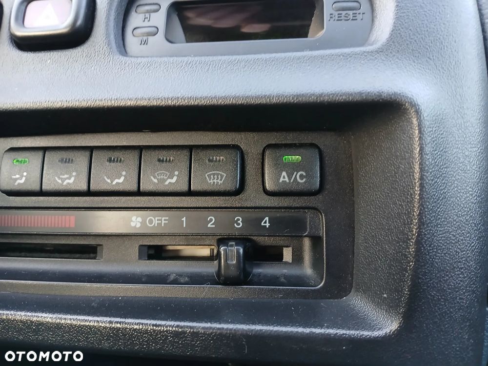 Mazda 323F 1.5 - 24