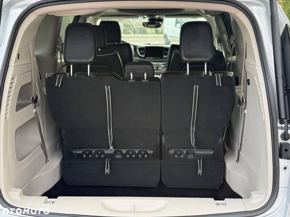 Chrysler Pacifica - 26