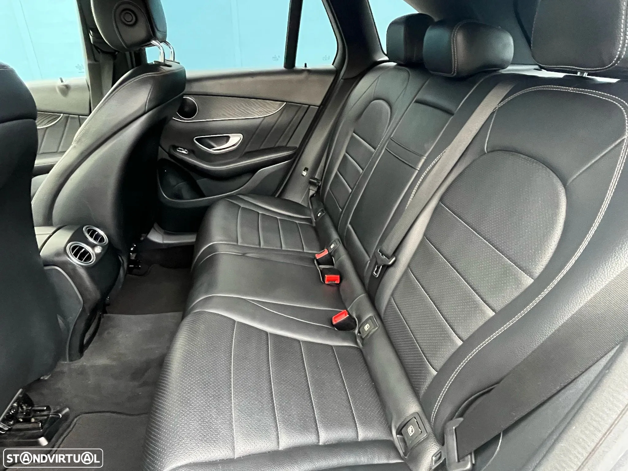 Mercedes-Benz GLC 220 d 4Matic 9G-TRONIC AMG Line - 12