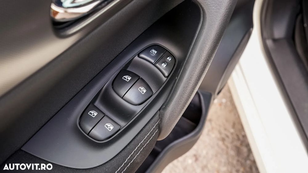 Nissan Qashqai 1.6 dCi DPF tekna - 24