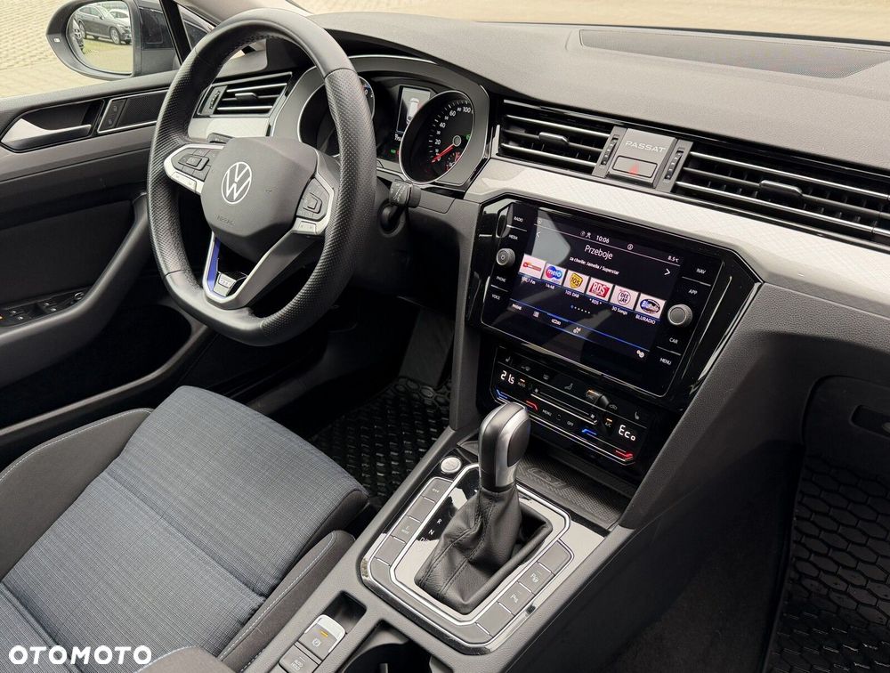Volkswagen Passat - 28