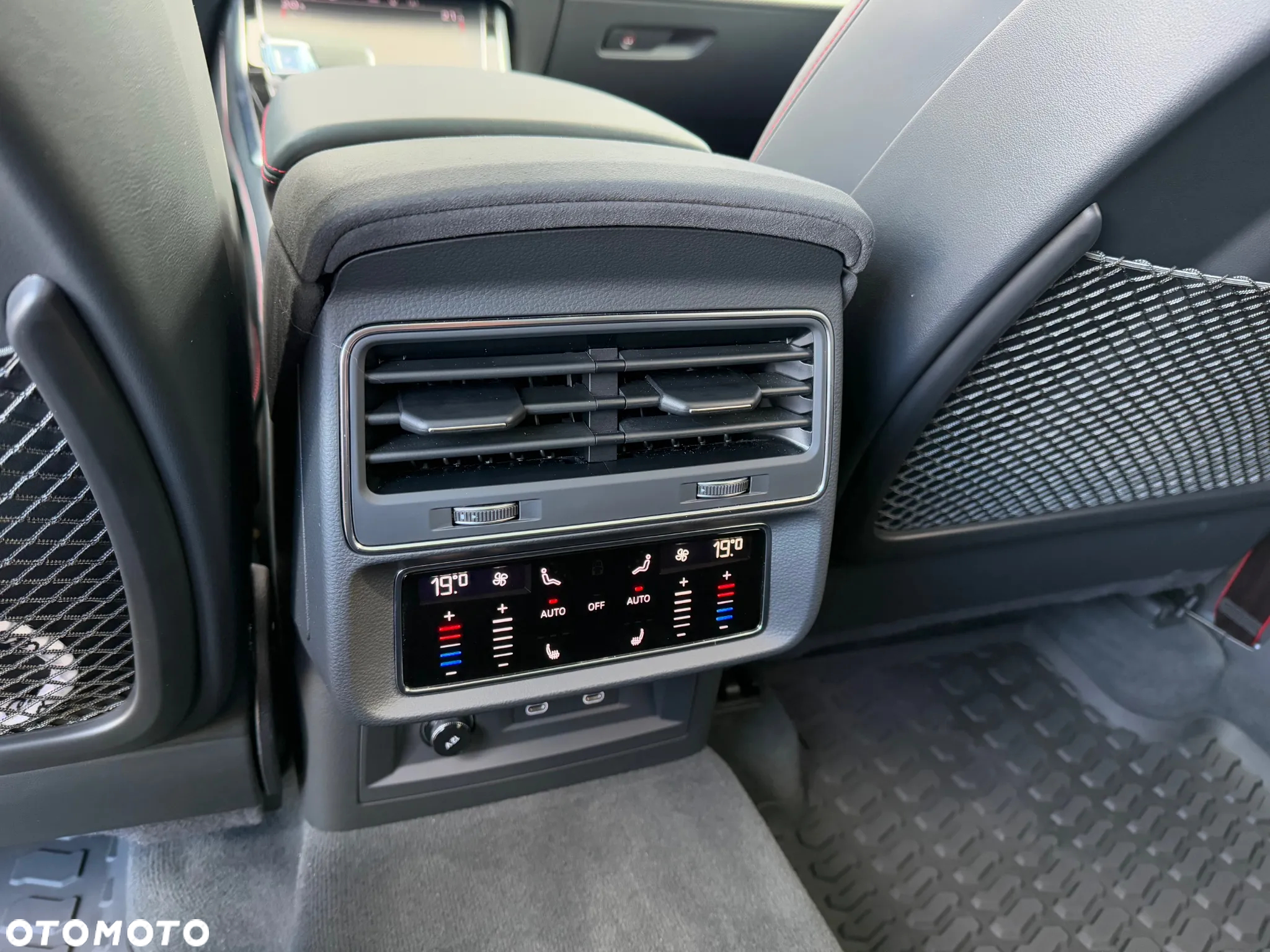 Audi RS Q8 RSQ8 TFSI Quattro Tiptronic Performance - 25