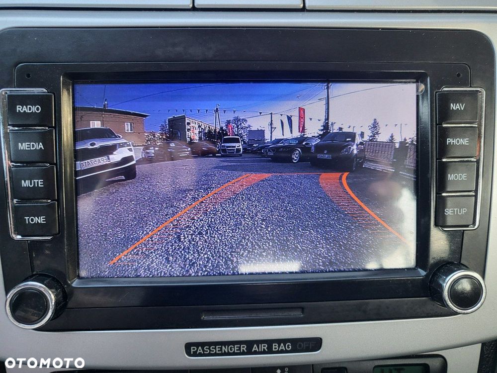 Volkswagen Passat - 35