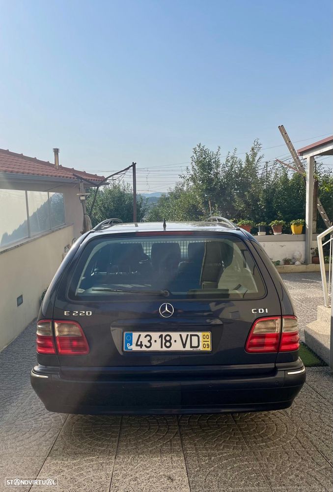 Mercedes-Benz E 220 - 4