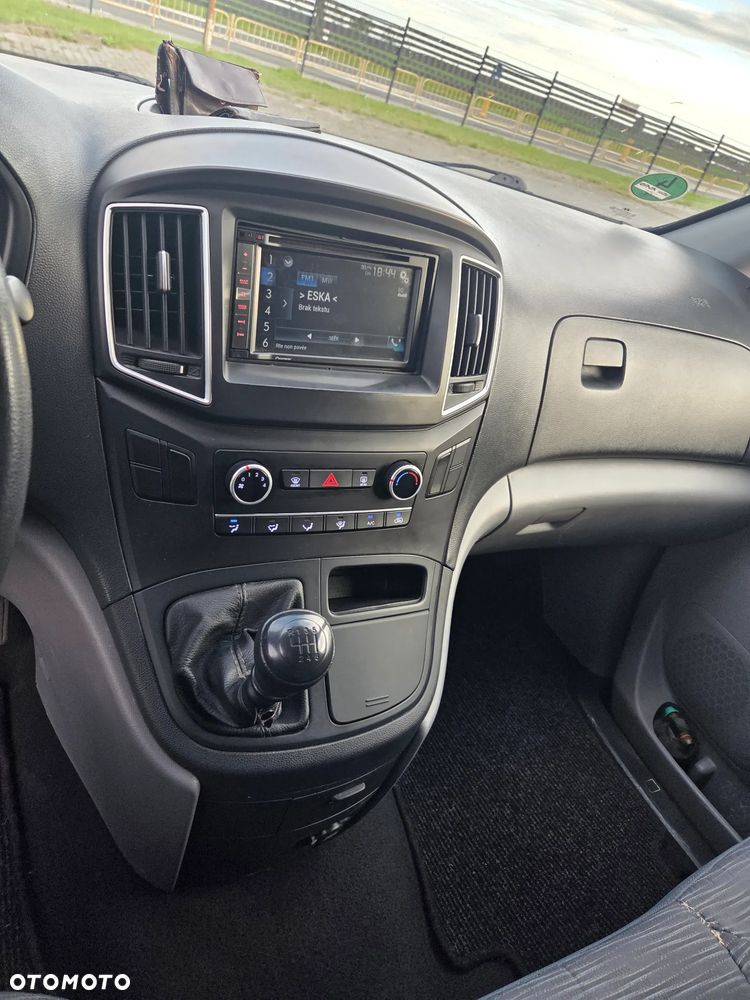 Hyundai H-1 Starex - 35