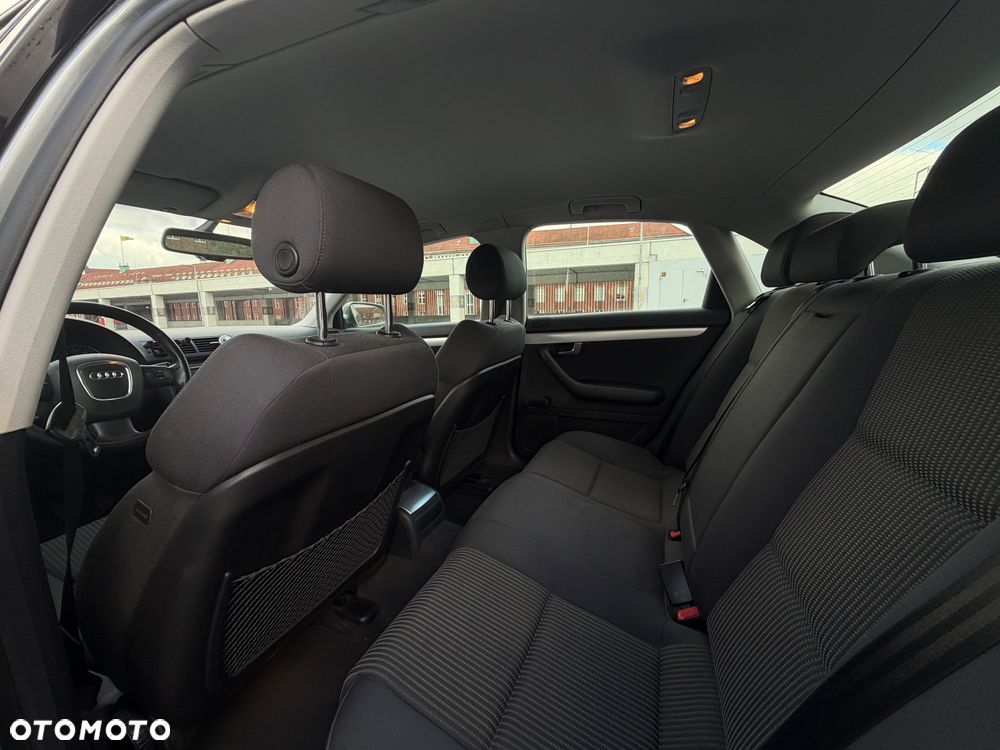 Audi A4 Limousine - 18