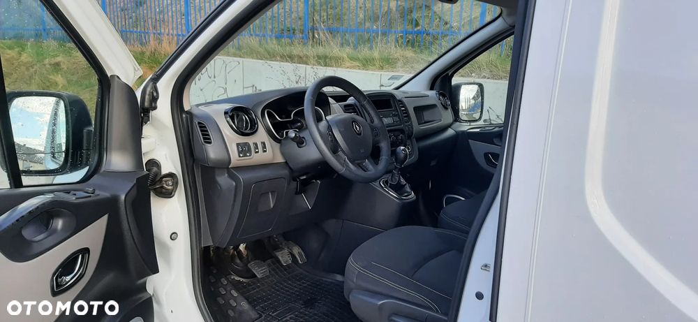 Renault Trafic - 12