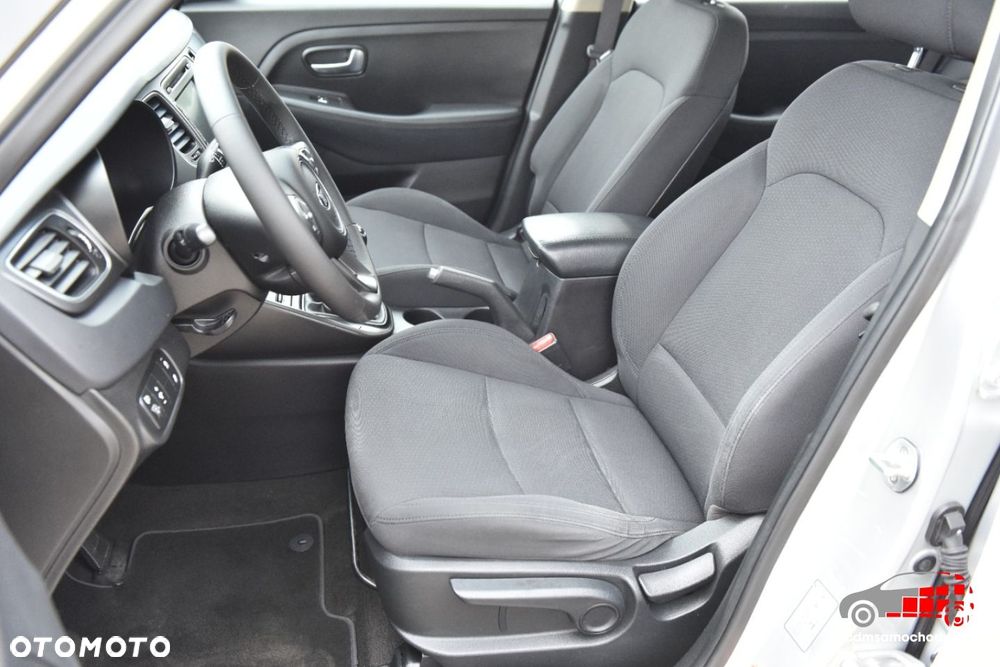Kia Carens - 17