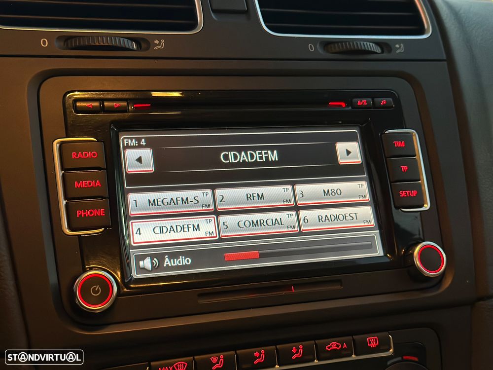 VW Golf 2.0 TDi Highline DSG - 11