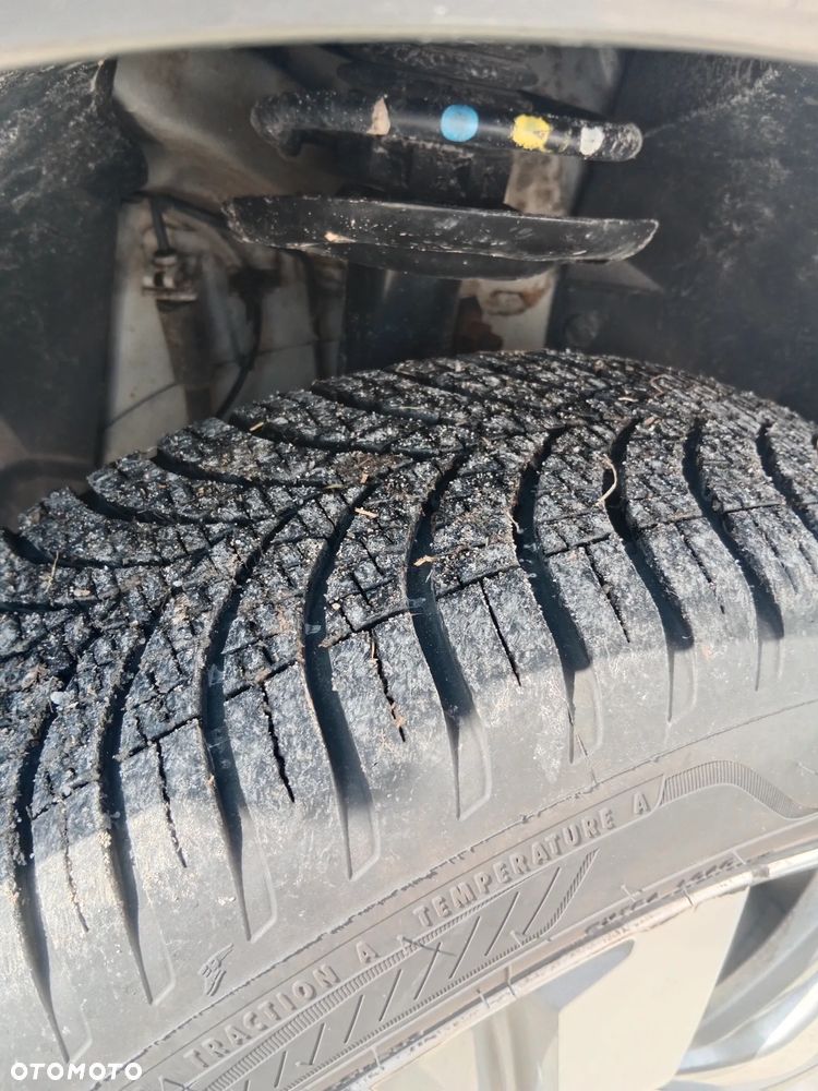 Peugeot 2008 1.2 Pure Tech Style - 19