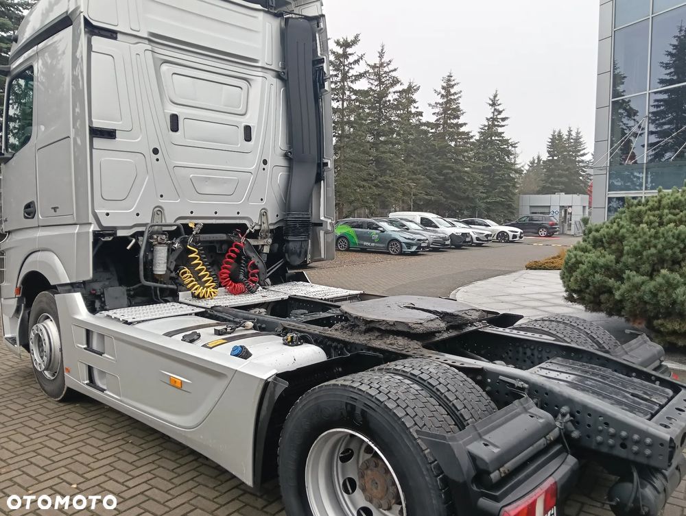 Mercedes-Benz ACTROS - 6