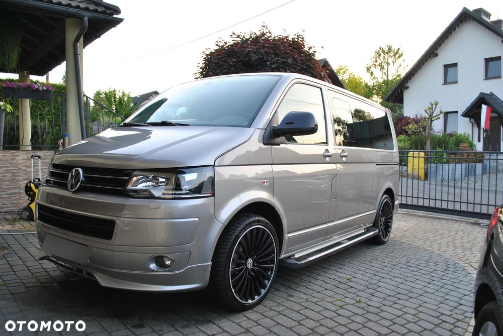 Volkswagen Multivan - 21