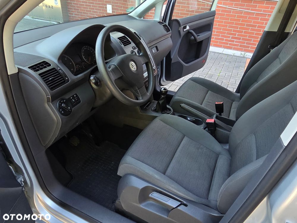 Volkswagen Touran 1.9 TDI DPF Blue Motion Trendline - 25