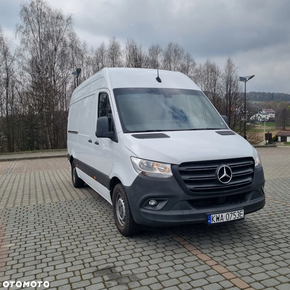 Mercedes-Benz Sprinter - 2
