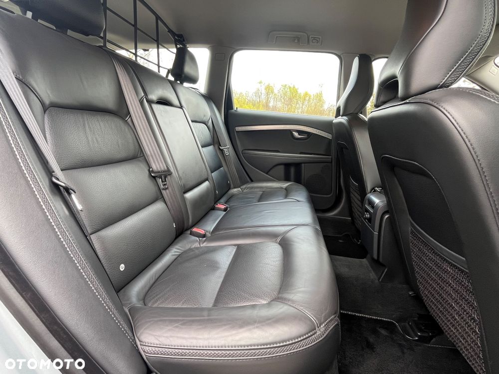 Volvo XC 70 D5 AWD Momentum - 10