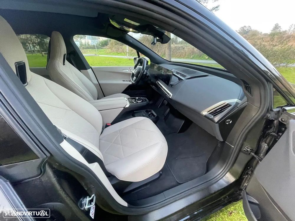 BMW iX xDrive 40 - 13