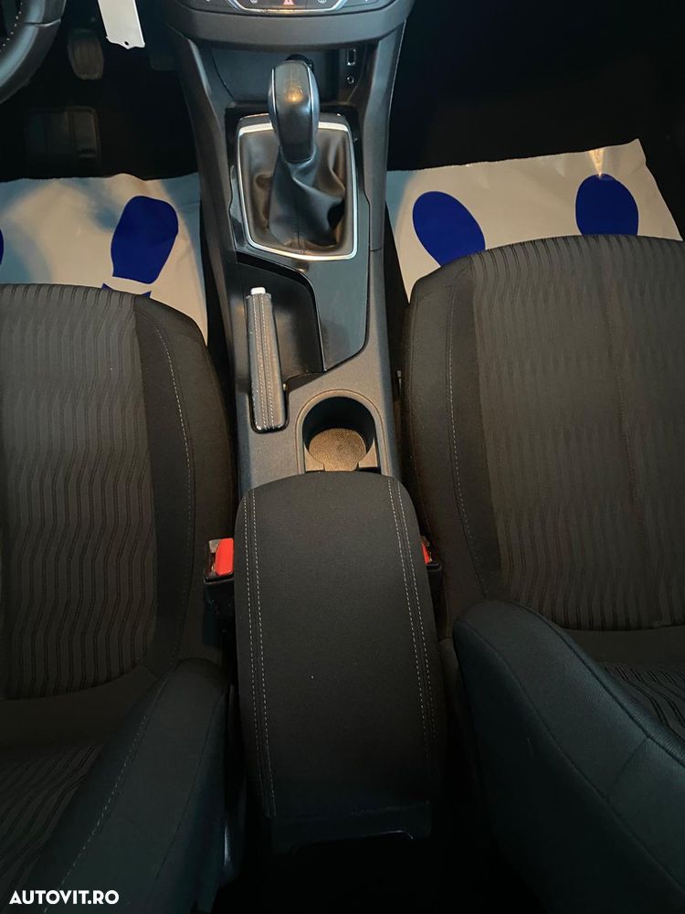 Peugeot 308 SW 1.2 L PureTech Turbo Allure - 23