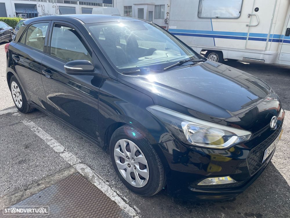 Hyundai i20 1.1 CRDi Blue Access+Bluetooth - 4