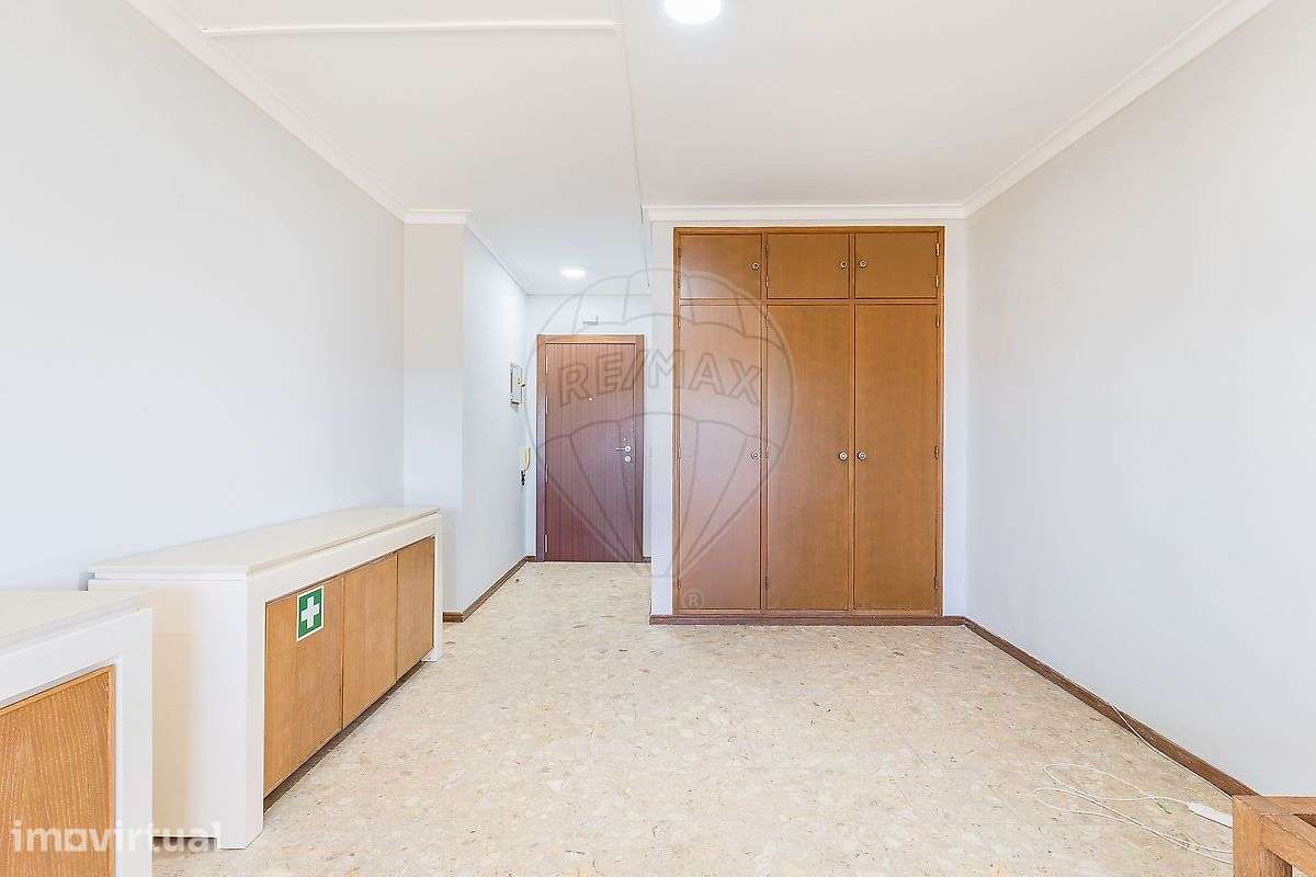 Apartamento T1 para arrendamento - Grande imagem: 2/16