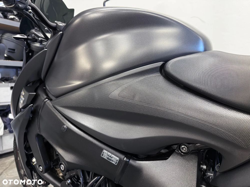 Suzuki GSX - 20