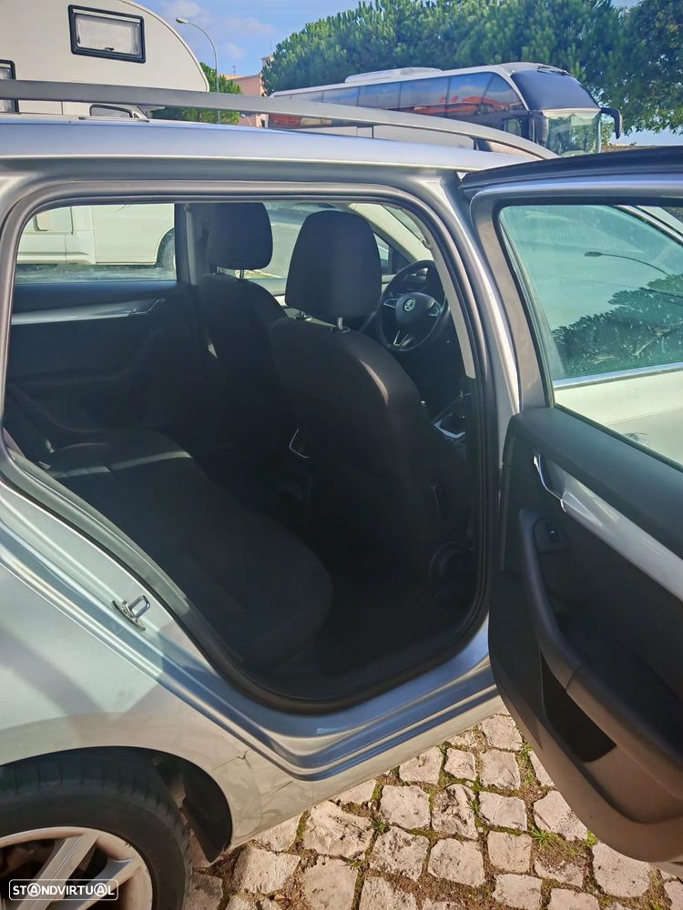 Skoda Octavia Break 1.6 TDi Ambiente - 9
