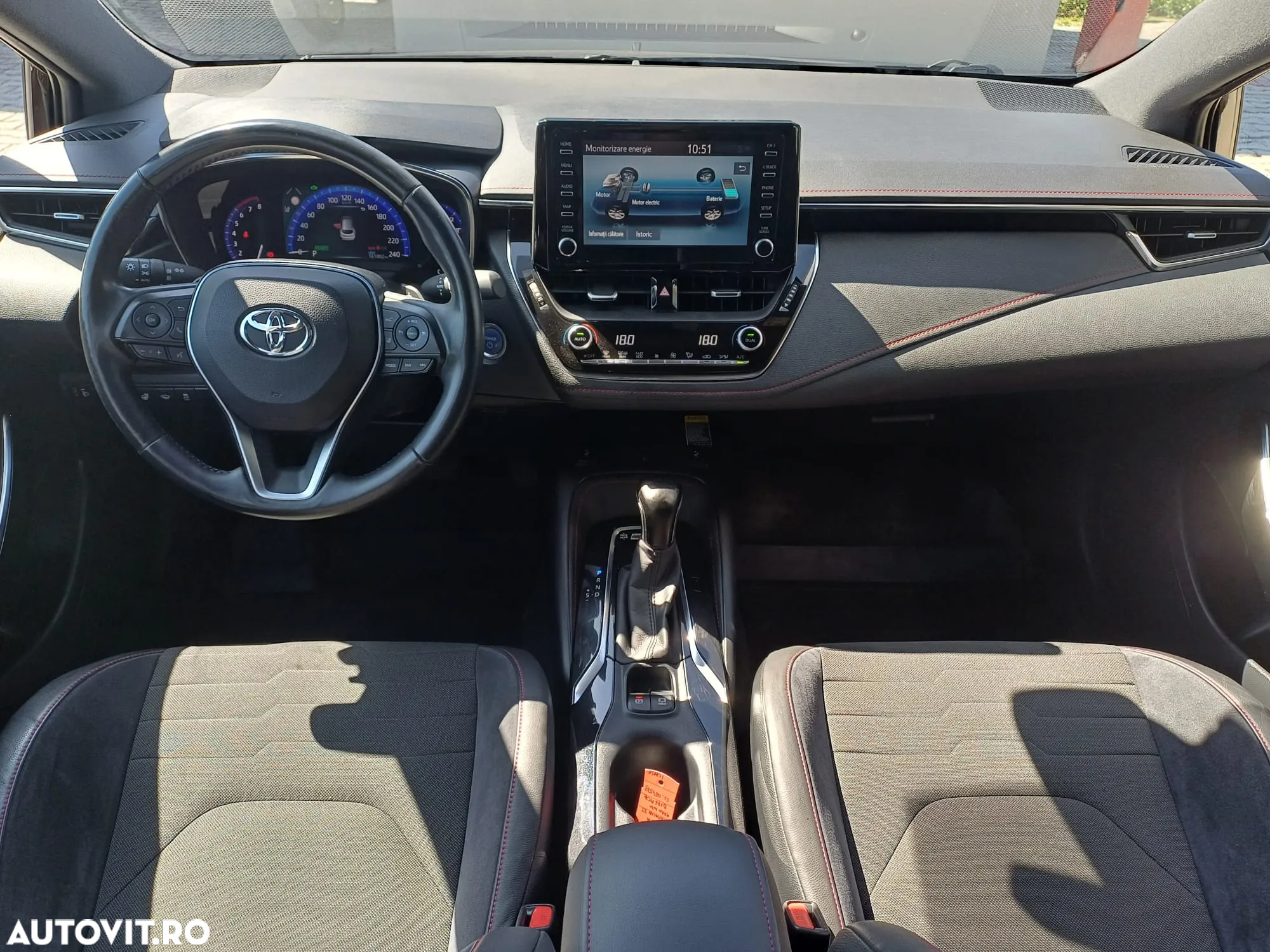 Toyota Corolla 2.0 HSD Exclusive Plus GR Sport Bi-Tone - 9