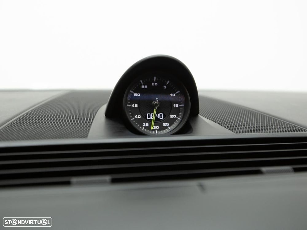 Porsche Panamera 4 E-Hybrid - 16