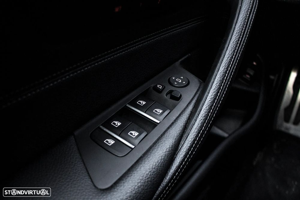 BMW 530 e Pack Desportivo M - 22