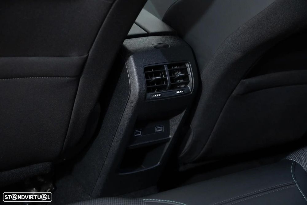 Peugeot 308 1.6 Hybrid Allure e-EAT8 - 30