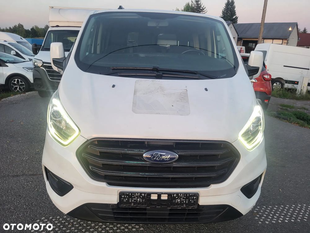 Ford Tourneo Custom - 3