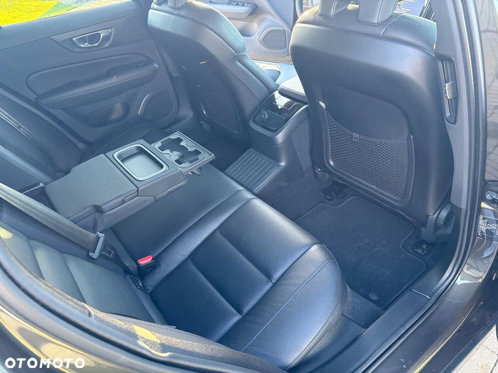 Volvo V60 T6 AWD Plug-In Hybrid Inscription - 21