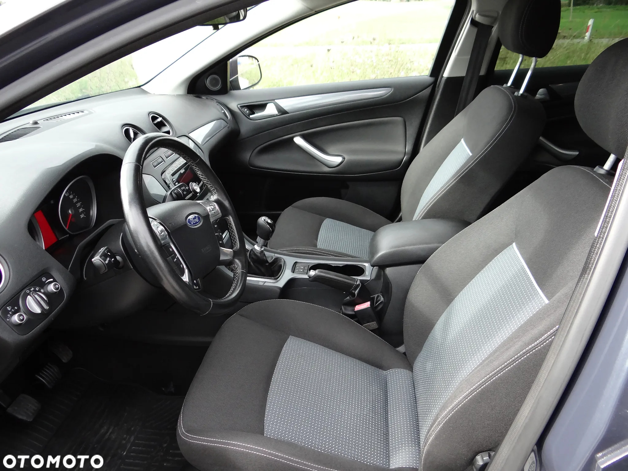 Ford Mondeo - 10