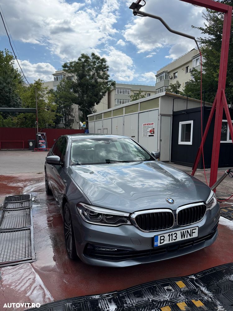 BMW Seria 5 520d xDrive AT - 13