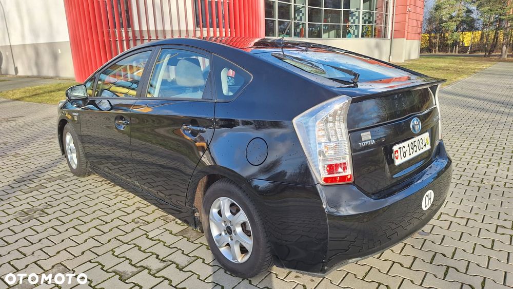 Toyota Prius 1.8 HSD Sol - 4