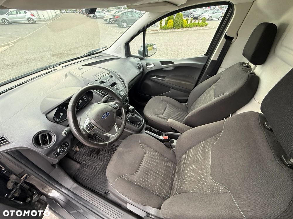 Ford Transit Courier - 8