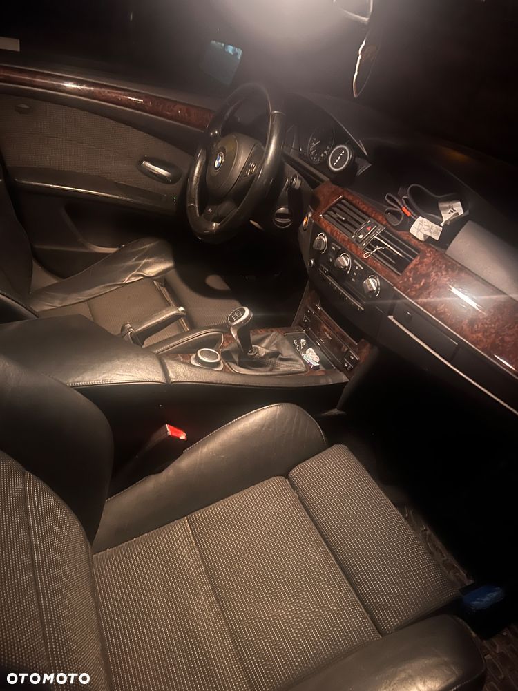 BMW Seria 5 523i - 4