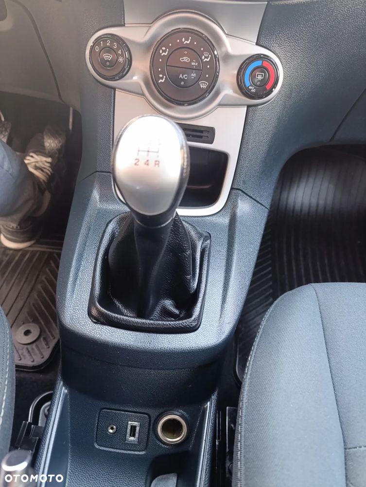 Ford Fiesta 1.25 Celebration - 23