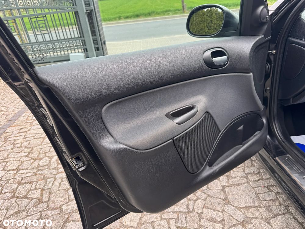 Peugeot 206 110 JBL - 30