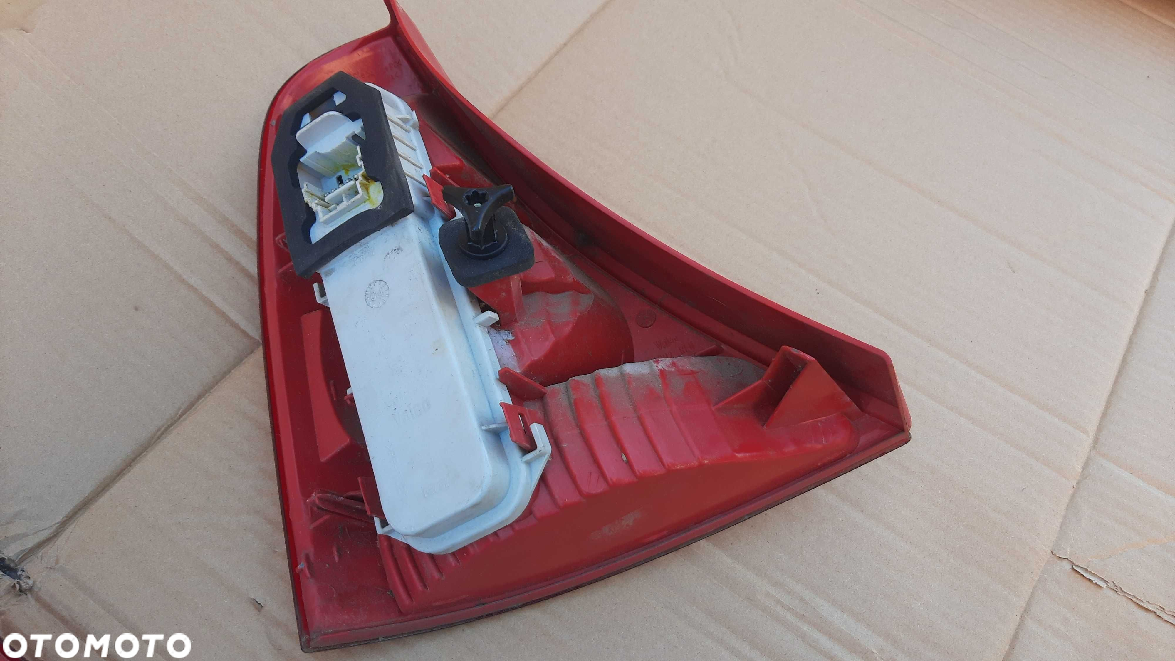 lampa tylna prawa lub lewa renault clio II 2 lift FL - 5
